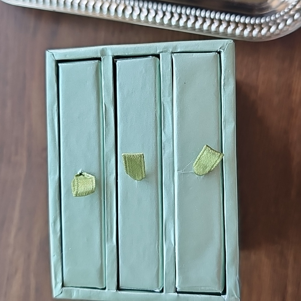 New Cassie's Make-Me-Up Cabinet By Pop Beauty -  Green
